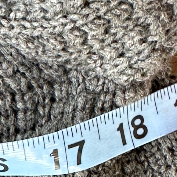 Michael Kors gray chunky knit sweater size S - Picture 5 of 15